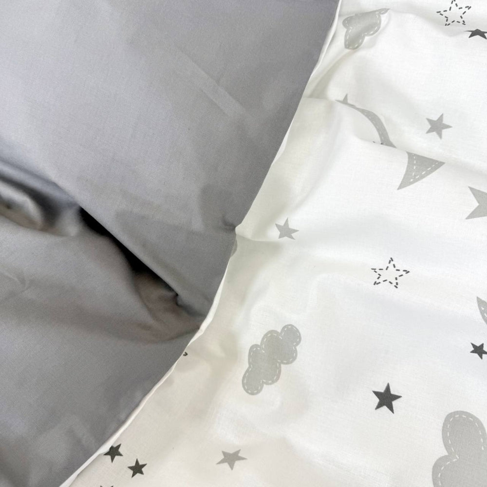 Výbava do postieľky Baby Mix – Obláčiky sivé s mesiacom