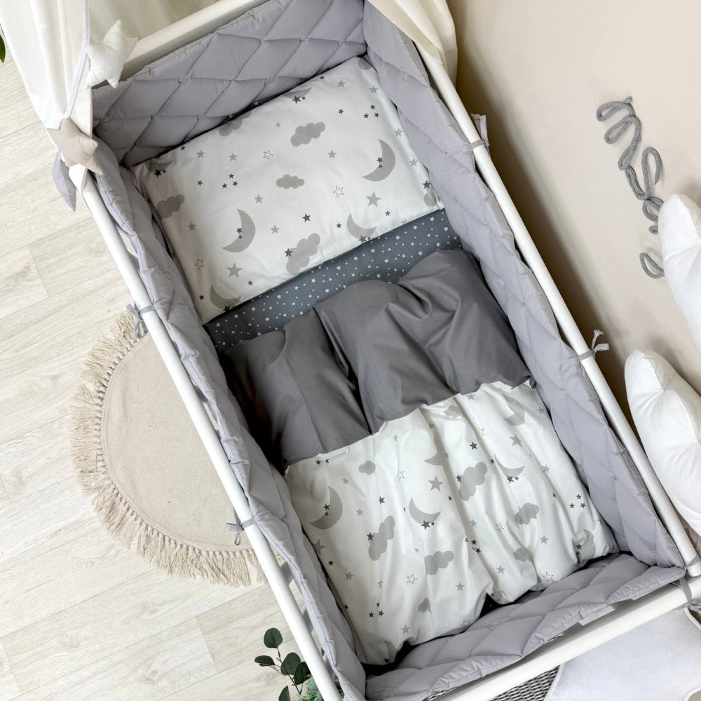 Výbava do postieľky Baby Mix – Obláčiky sivé s mesiacom