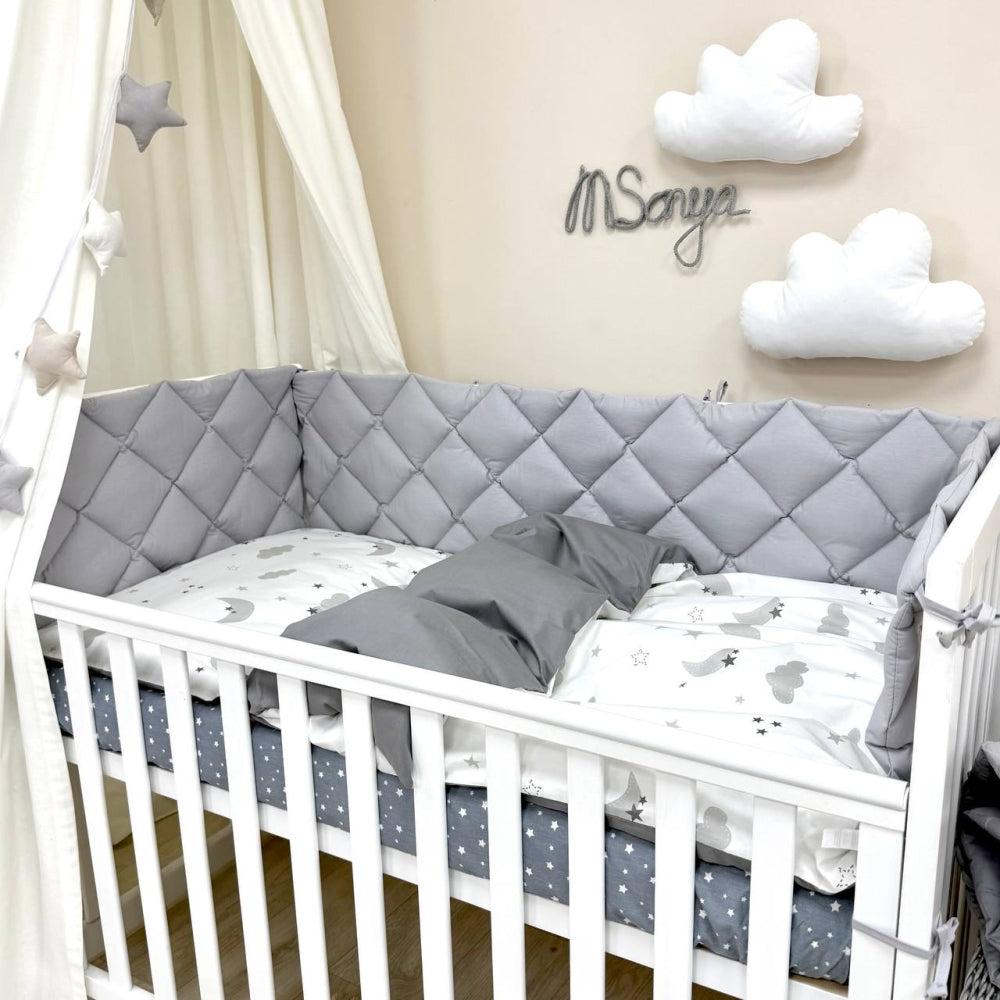 Výbava do postieľky Baby Mix – Obláčiky sivé s mesiacom