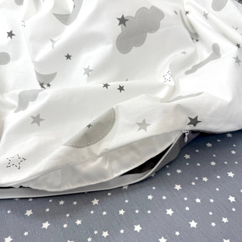 Výbava do postieľky Baby Mix – Obláčiky sivé s mesiacom