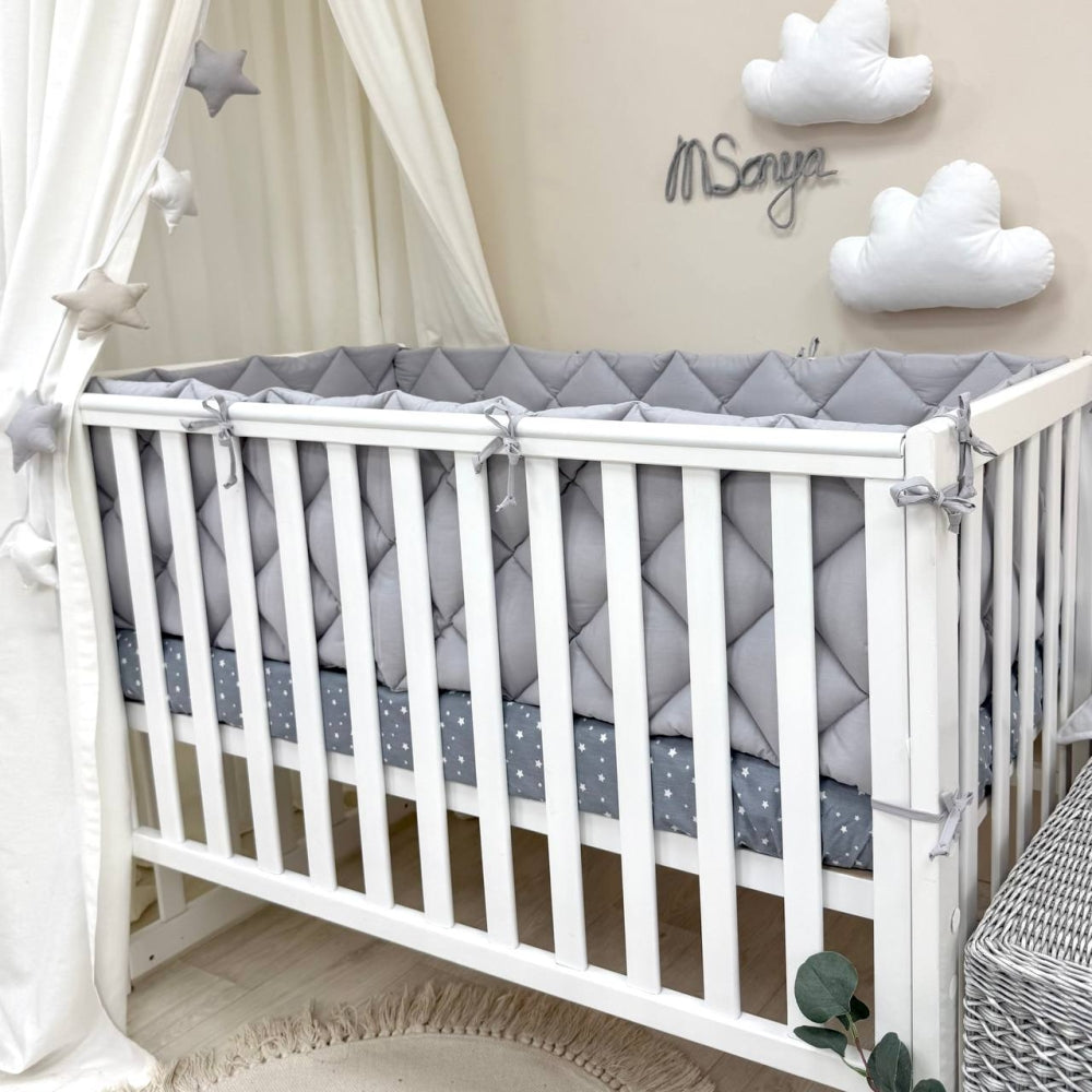 Výbava do postieľky Baby Mix – Obláčiky sivé s mesiacom