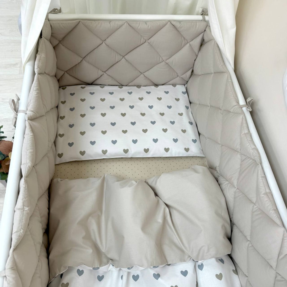Výbava do postieľky Baby Mix – Srdiečka sivobéžové