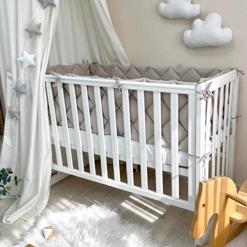 Výbava do postieľky Baby Mix – Zajačiky na rebríku béžový