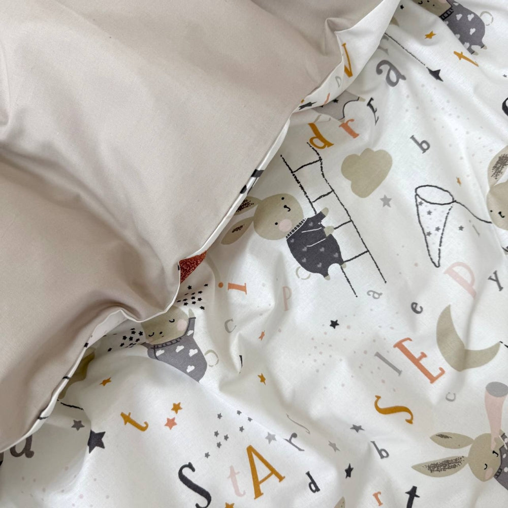 Výbava do postieľky Baby Mix – Zajačiky na rebríku béžový