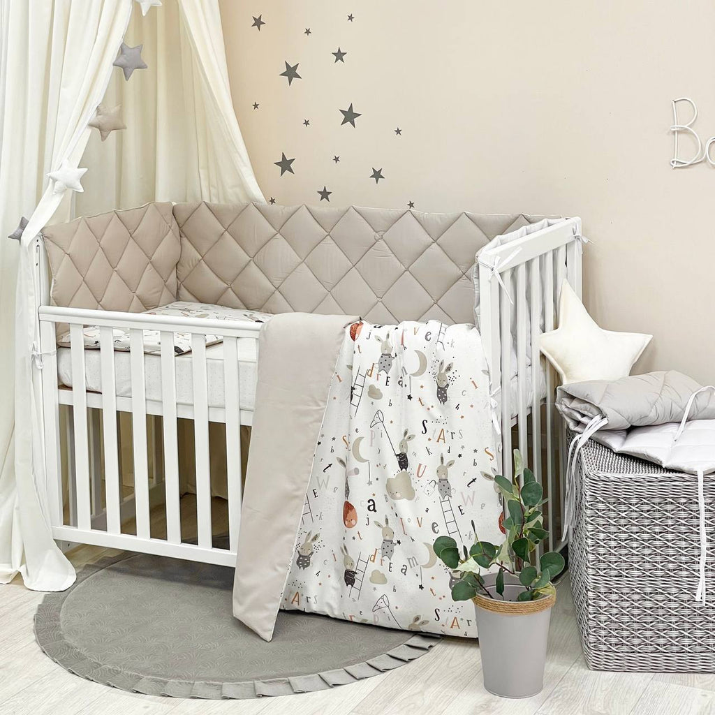 Výbava do postieľky Baby Mix – Zajačiky na rebríku béžový