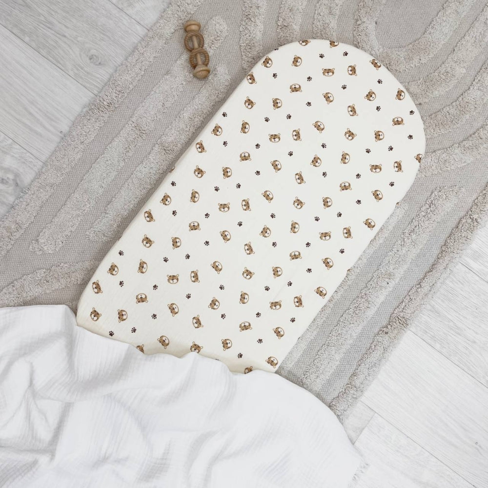 Mušelínová plachta do kočíka 45 × 80 cm – tigríky na ivory