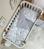Detská posteľná súprava do postieľky Baby Dream – Mačky v oblakoch – sivá