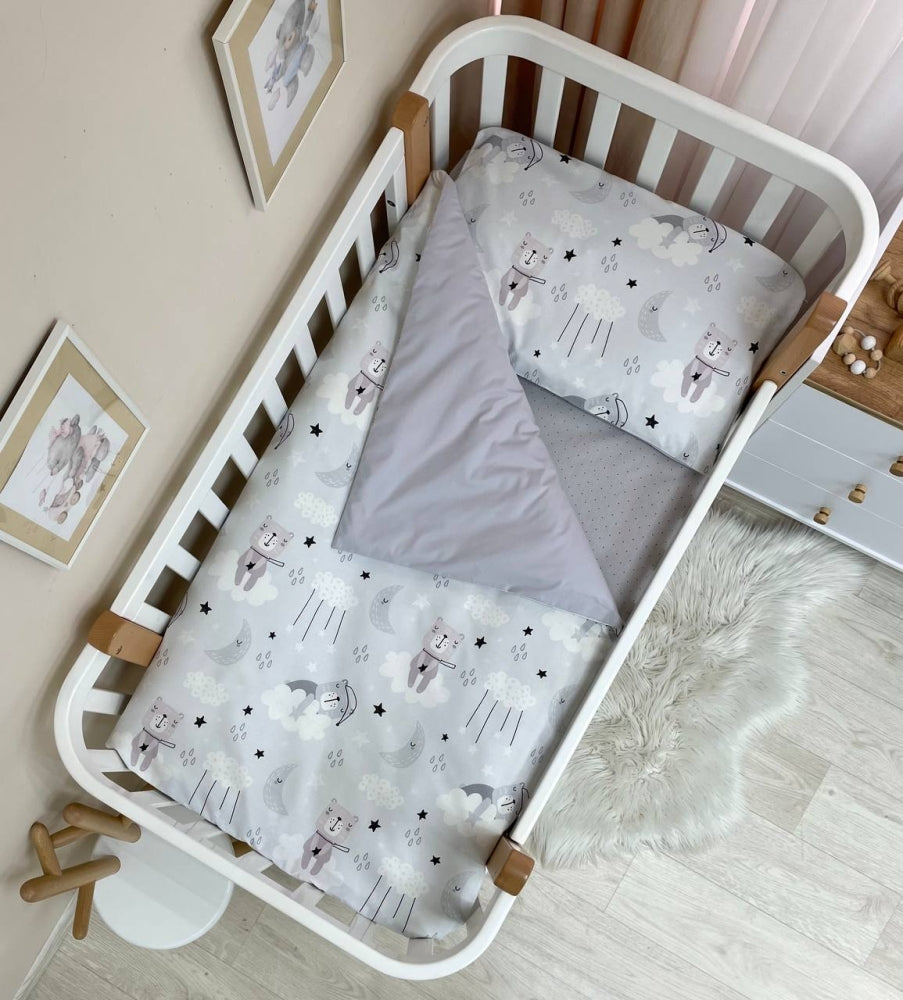 Detská posteľná súprava do postieľky Baby Dream – Mačky v oblakoch – sivá