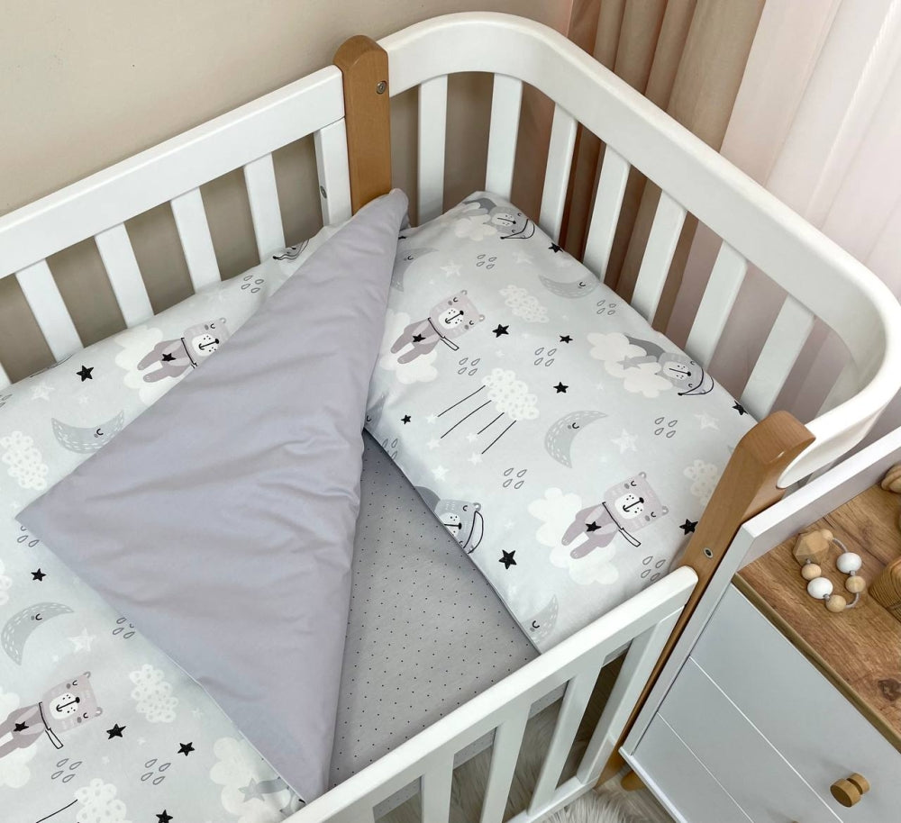 Detská posteľná súprava do postieľky Baby Dream – Mačky v oblakoch – sivá