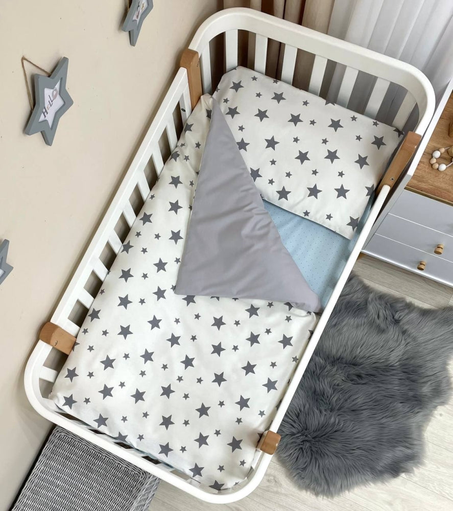 Náhradná posteľná súprava do postieľky Happy Night – Hviezdy sivé
