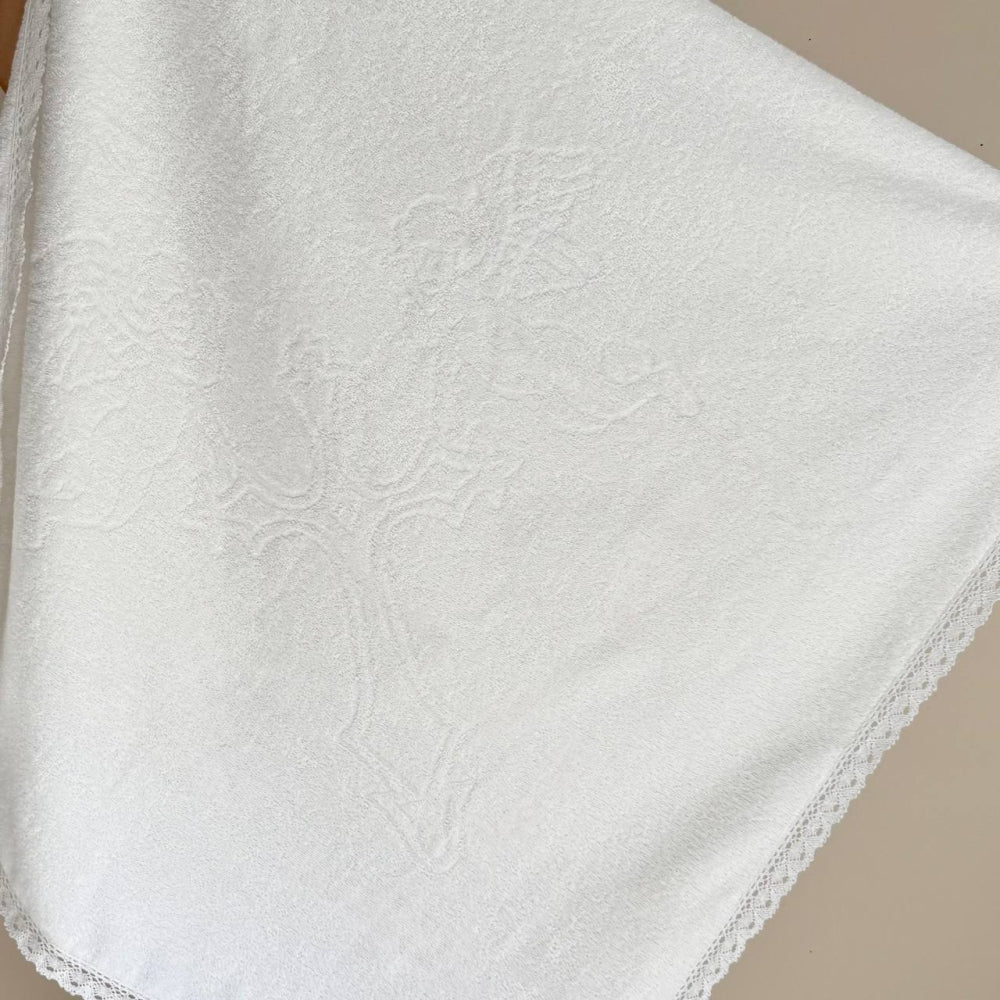 Froté krstná plienka pre bábätko Anjeliky – biela s čipkou (bez rožka)