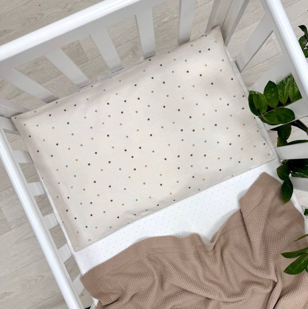 Detská popelínová obliečka na vankúš 40 × 60 cm – Farebné srdiečka