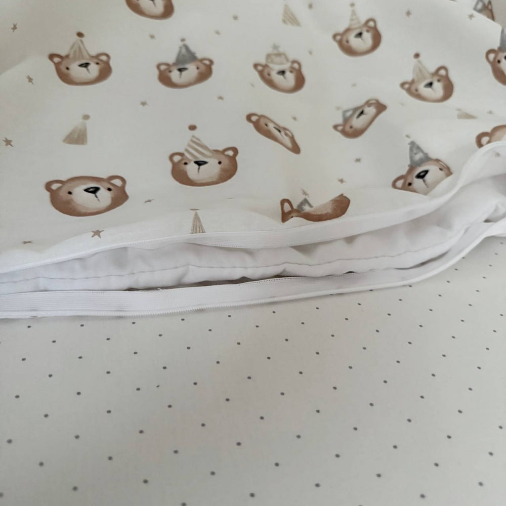Bavlnená posteľná súprava do postieľky Baby Mix – Medvedíky s čiapočkami