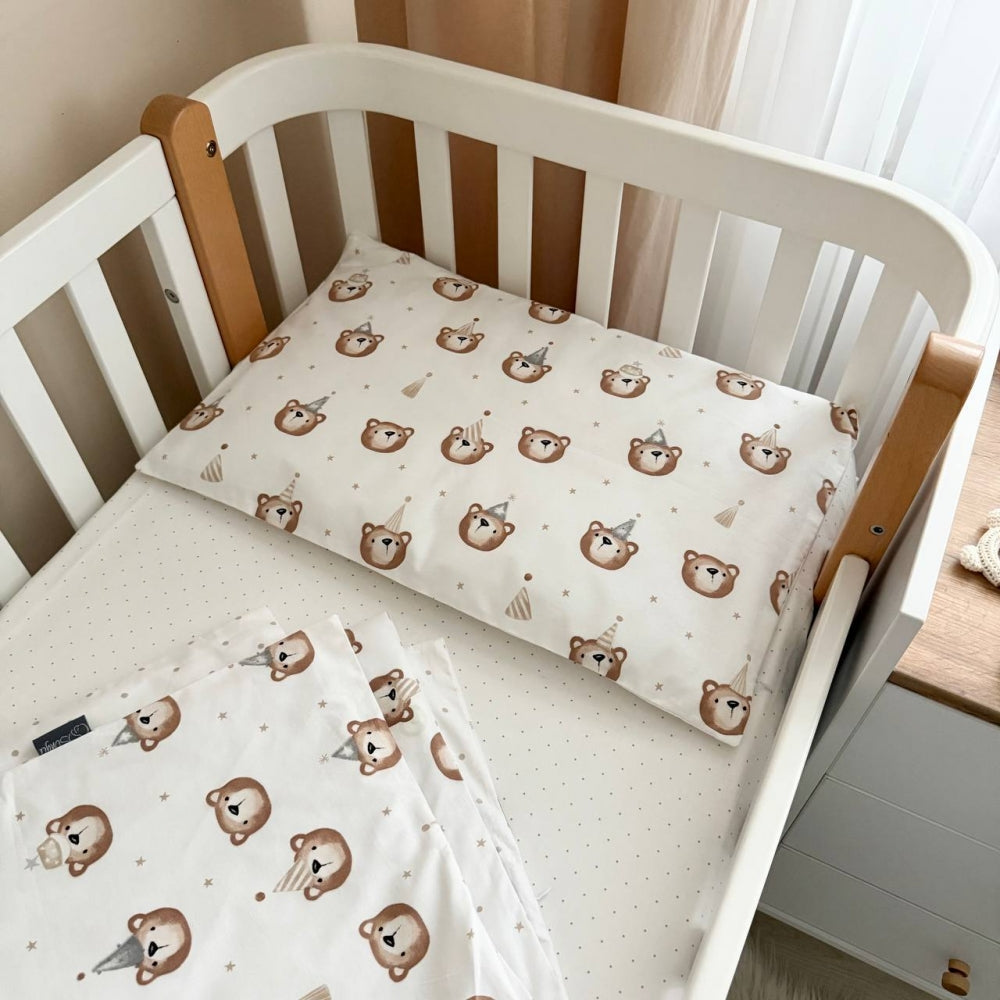 Bavlnená posteľná súprava do postieľky Baby Mix – Medvedíky s čiapočkami
