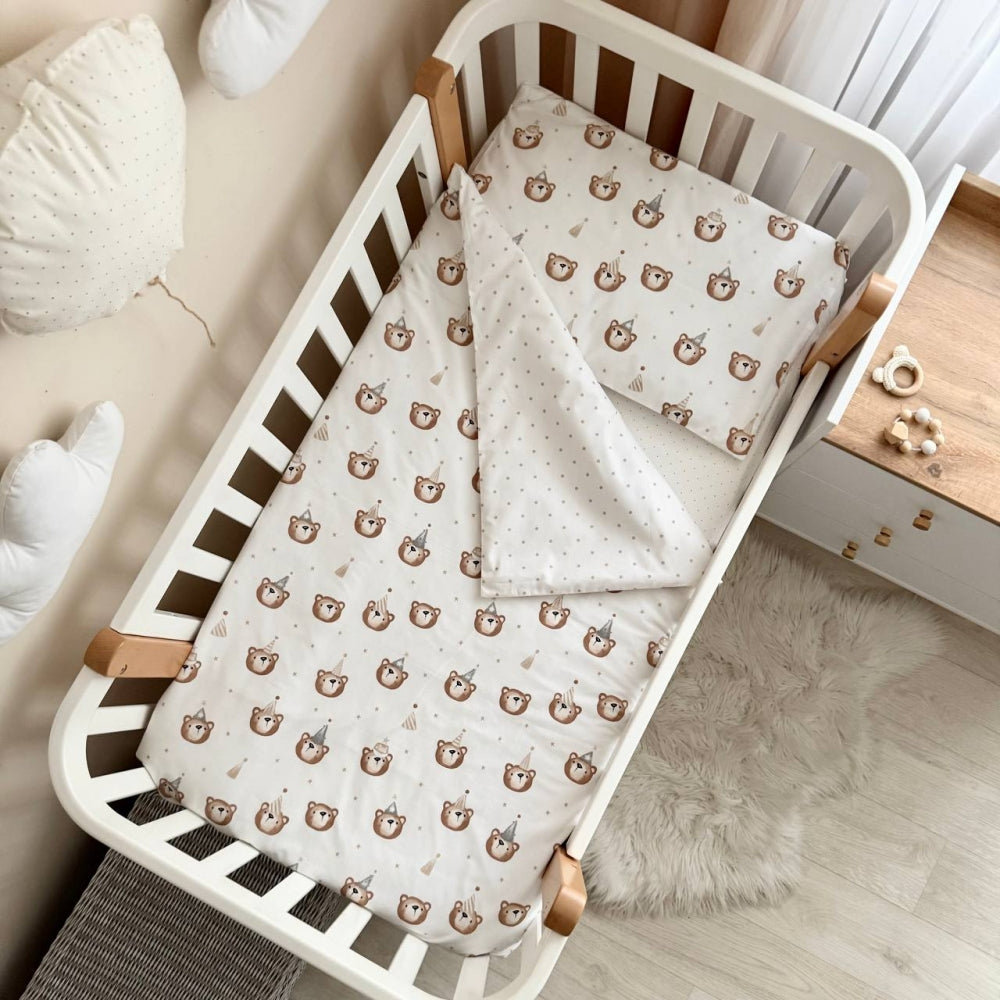 Bavlnená posteľná súprava do postieľky Baby Mix – Medvedíky s čiapočkami