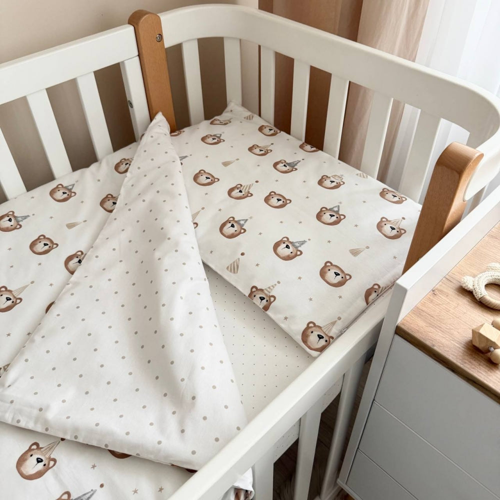 Bavlnená posteľná súprava do postieľky Baby Mix – Medvedíky s čiapočkami