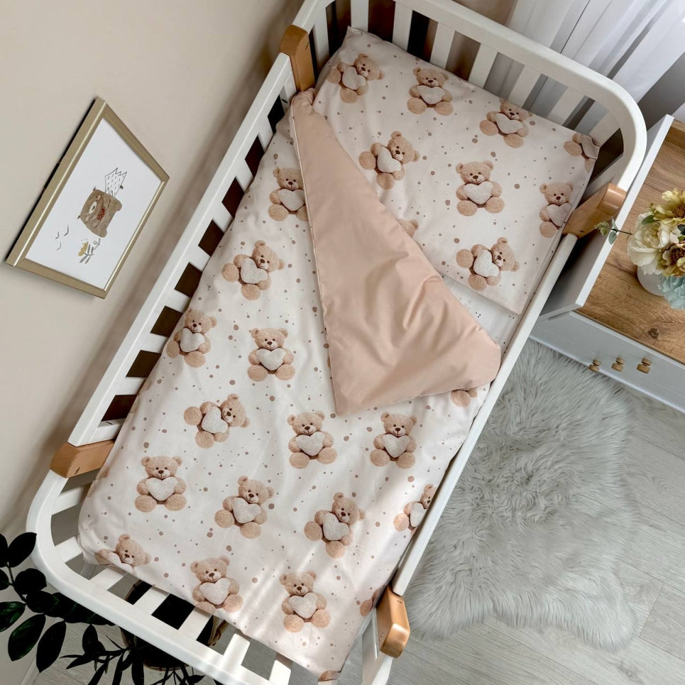 Bavlnená posteľná súprava do postieľky Baby Mix – Medvedík so srdiečkom