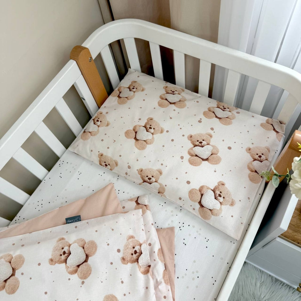 Bavlnená posteľná súprava do postieľky Baby Mix – Medvedík so srdiečkom