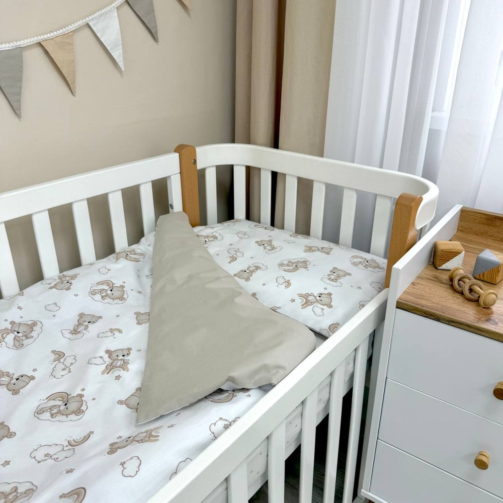 Bavlnená posteľná súprava do postieľky Baby Mix – Medvedík na dúhe