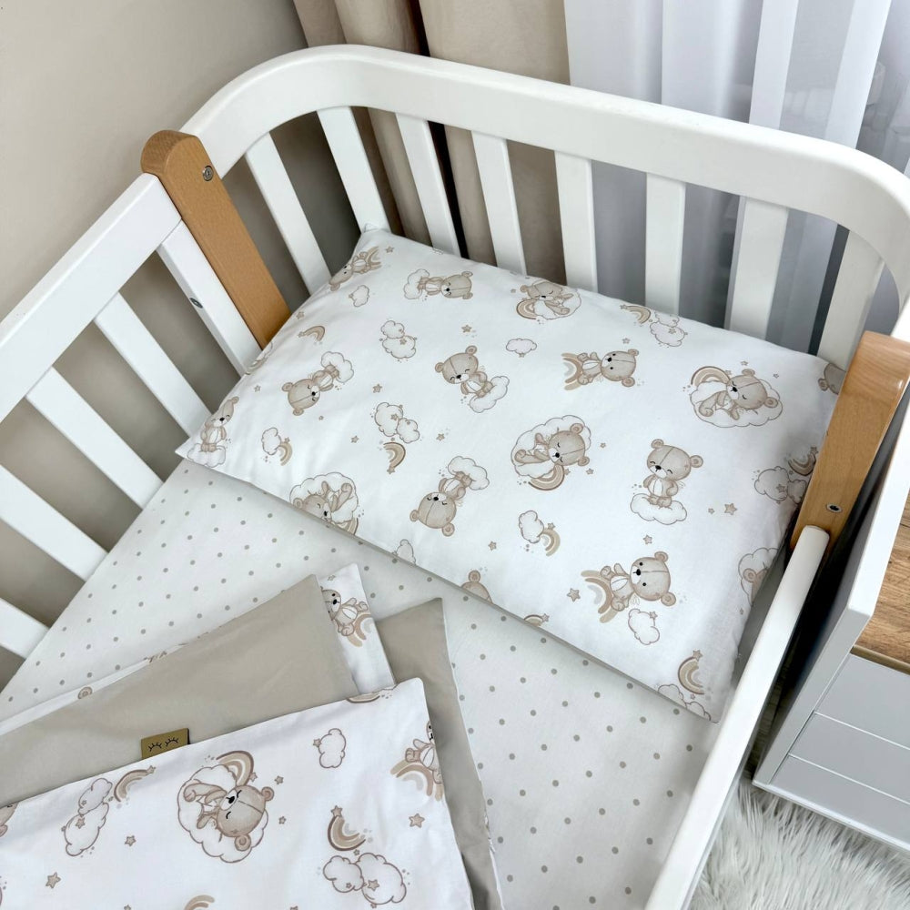 Bavlnená posteľná súprava do postieľky Baby Mix – Medvedík na dúhe