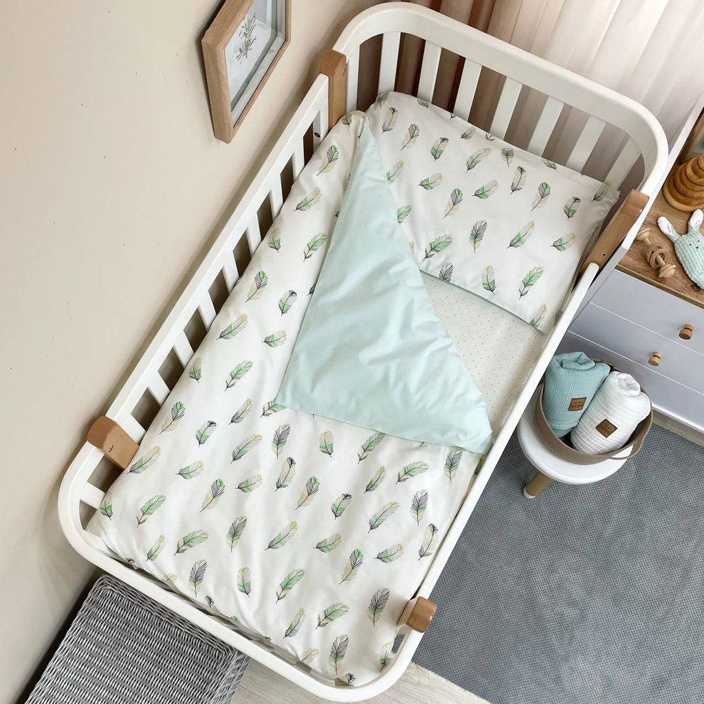 Bavlnená posteľná súprava do postieľky Baby Mix – Pierko mätové