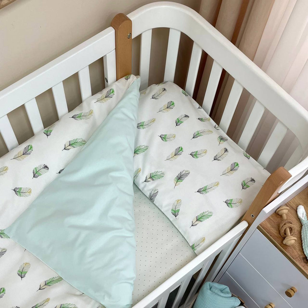 Bavlnená posteľná súprava do postieľky Baby Mix – Pierko mätové