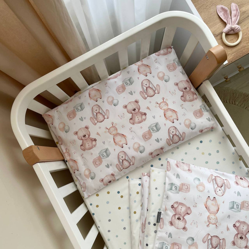 Bavlnená posteľná súprava do postieľky Baby Mix – Mäkké hračky