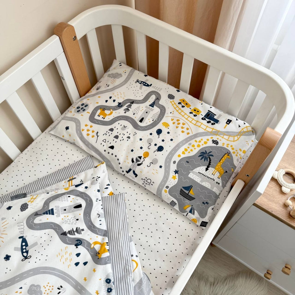 Bavlnená posteľná súprava do postieľky Baby Mix – Železnica žltá