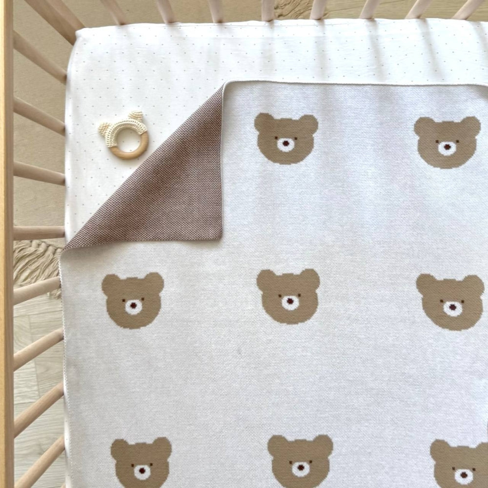 Žakárová pletená deka pre bábätko Medvedíky