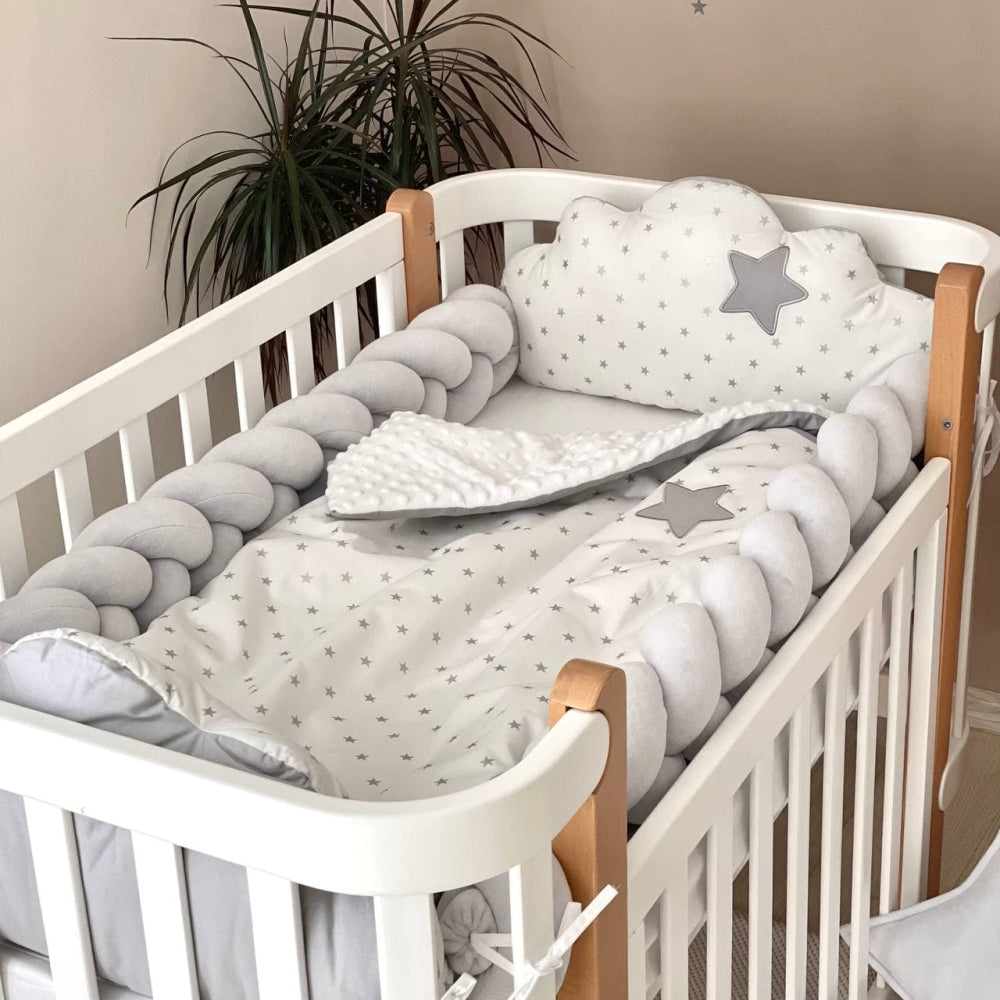 Komplet do detskej postieľky Kolekcia č. 7 – sivá s obláčikmi