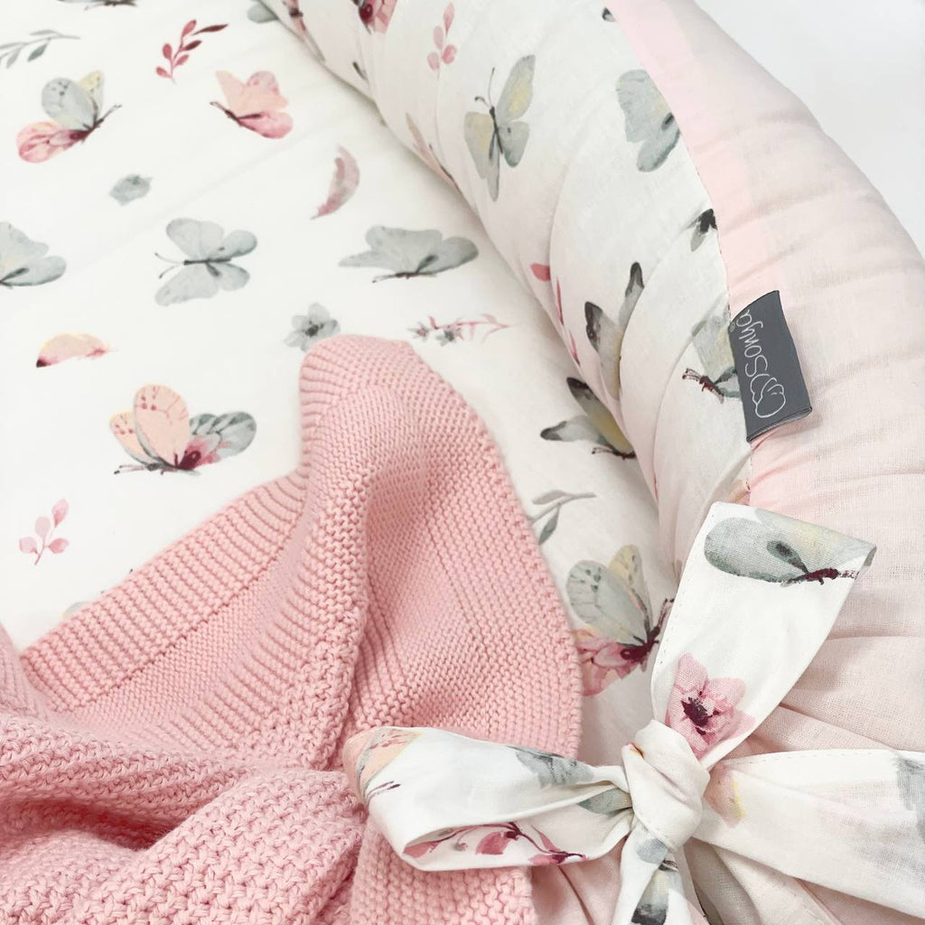 Hniezdo pre bábätko Baby Design – motýlik ružovo-mätové