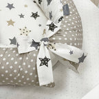 Hniezdo pre bábätko Baby Design – Stars sivo-béžové