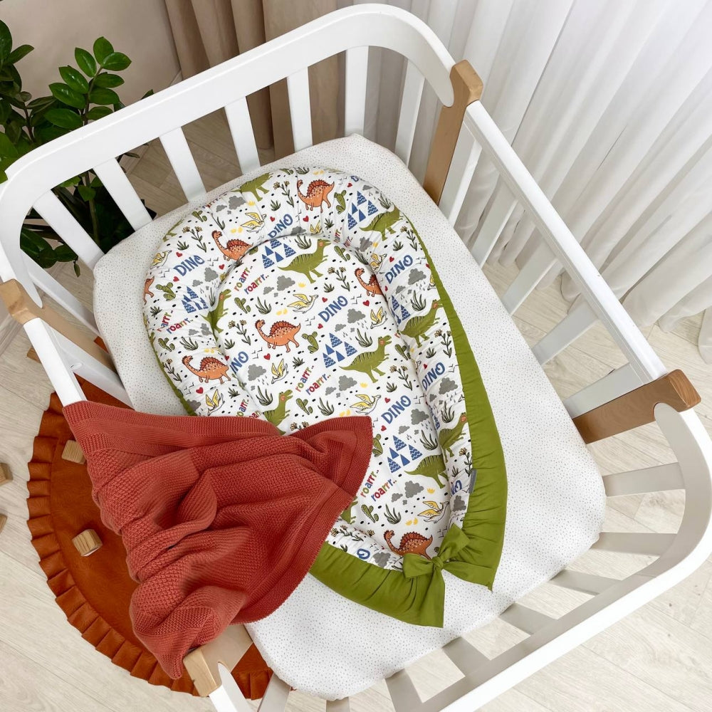 Hniezdo pre bábätko Baby Design – Dino olivové