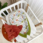 Hniezdo pre bábätko Baby Design – Dino olivové