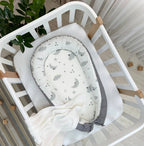 Hniezdo pre bábätko Baby Design – sivé obláčiky s mesiacom