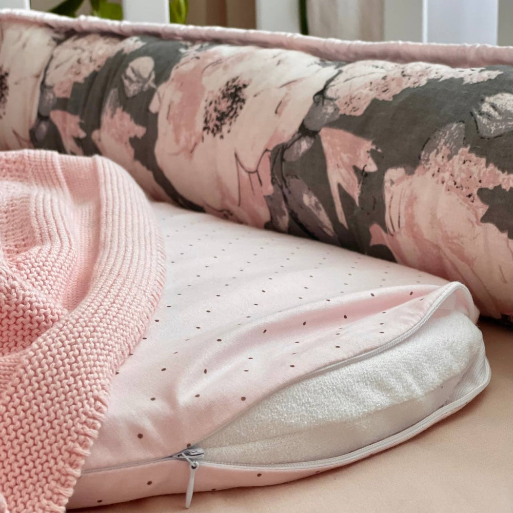 Hniezdo pre bábätko Baby Design – akvarelové kvety na tmavom
