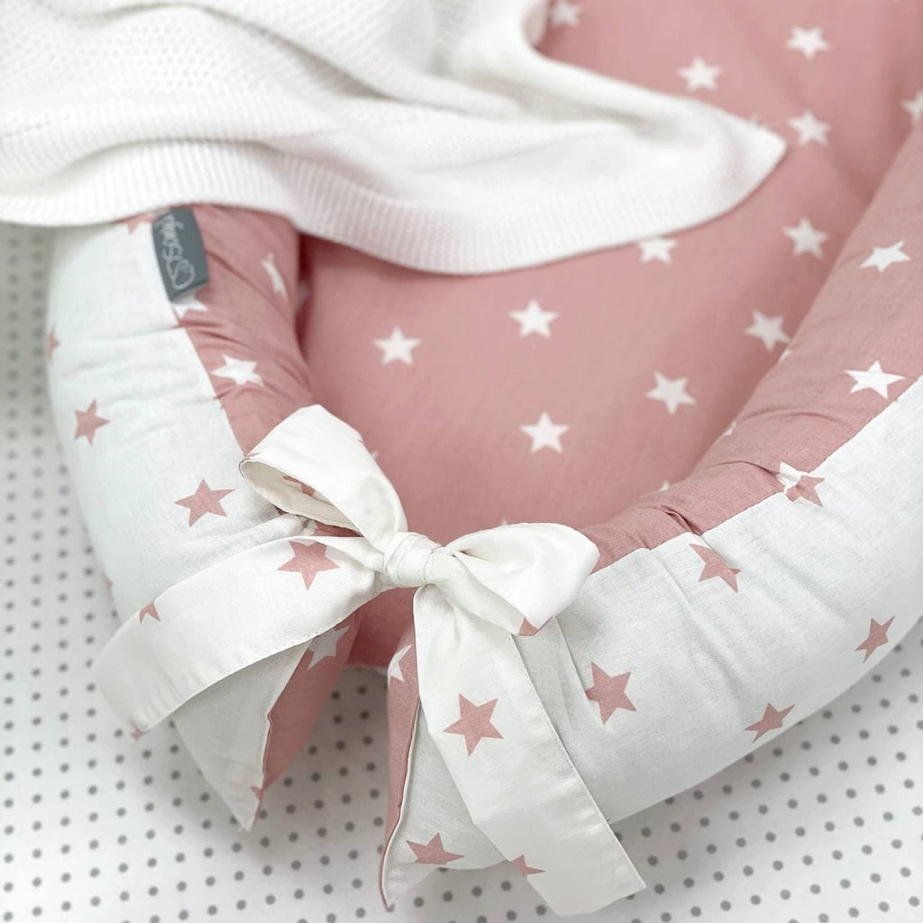 Hniezdo pre bábätko Baby Design – hviezdy na púdrovej