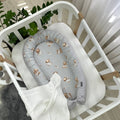 Hniezdo pre bábätko Baby Design – medvedík v deke na sivom