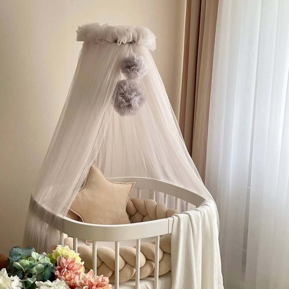 Baldachýn nad postieľku s brmbolcami – svetlosivý