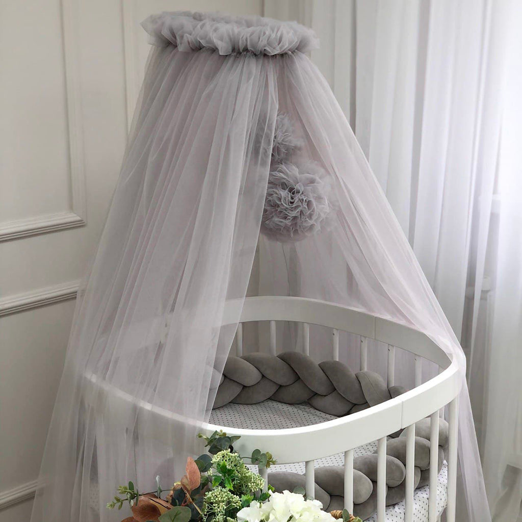 Baldachýn nad postieľku s brmbolcami – sivý