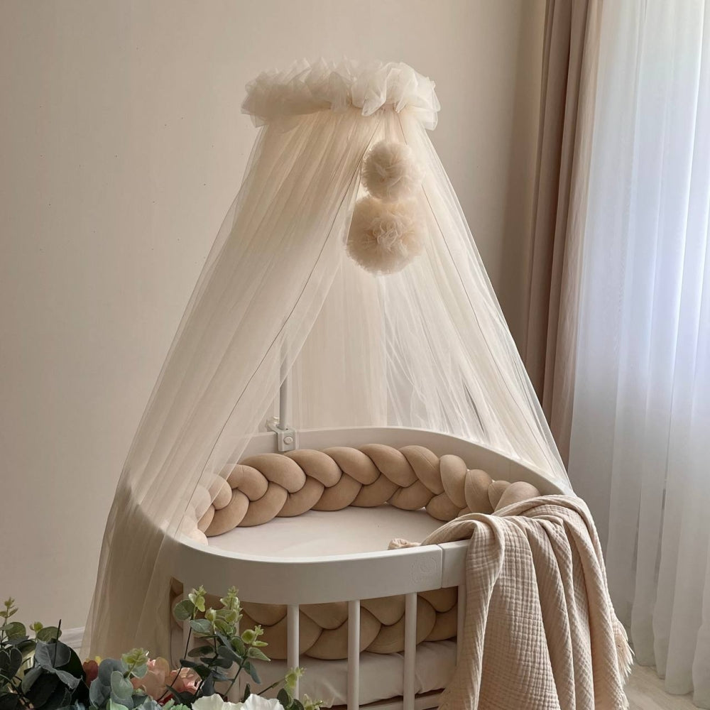 Baldachýn nad postieľku s brmbolcami – krémový