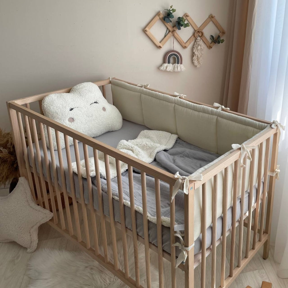 Mušelínová plachta do postieľky 120 × 60 cm – sivá
