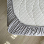 Mušelínová plachta do postieľky 120 × 60 cm – sivá