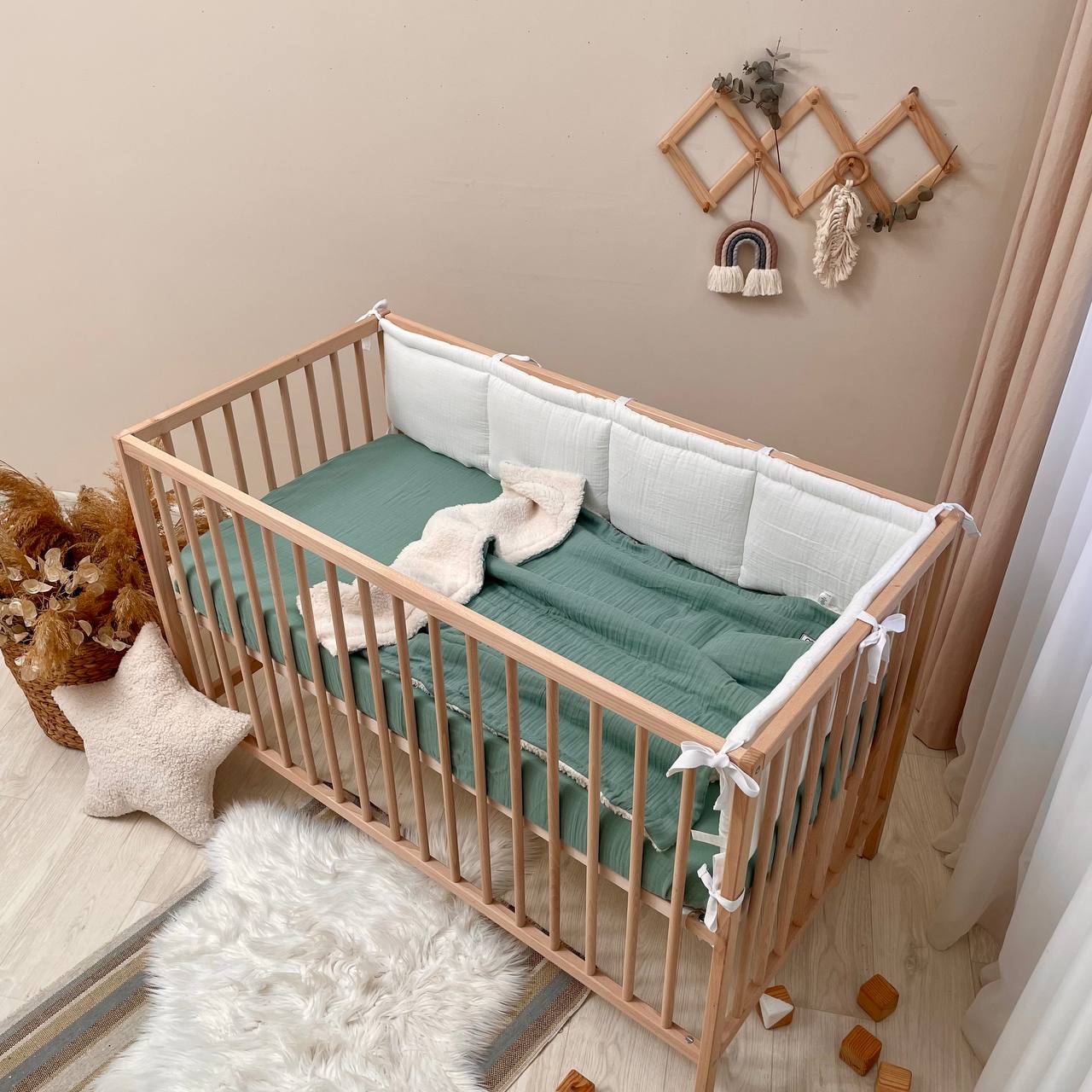 Mušelínová plachta do postieľky 120 × 60 cm – šalviová