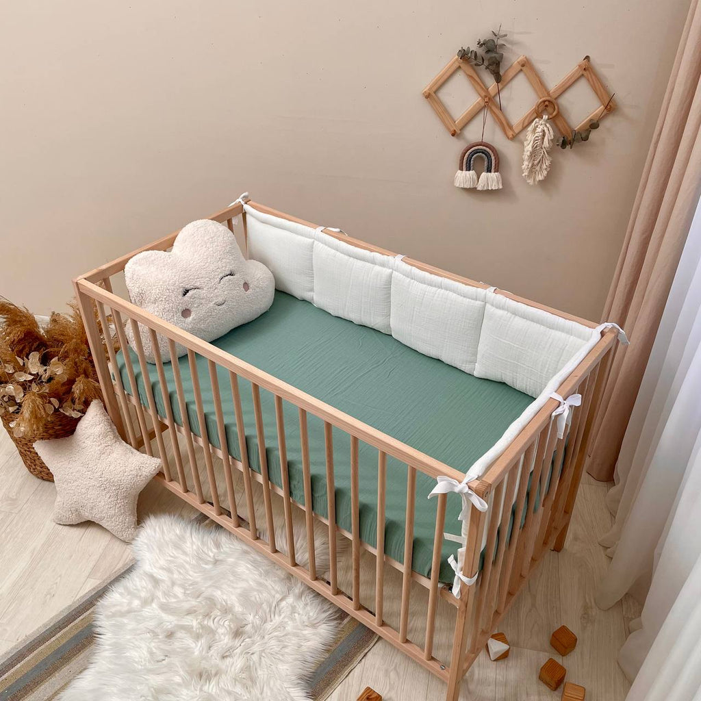 Mušelínová plachta do postieľky 120 × 60 cm – šalviová