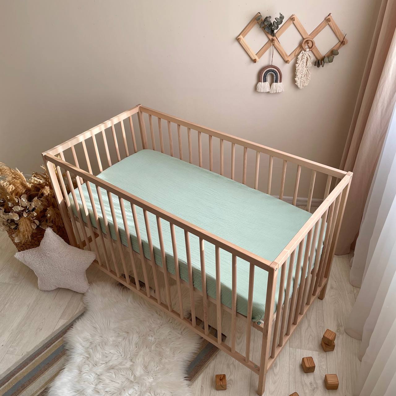 Mušelínová plachta do postieľky 120 × 60 cm – mentolová