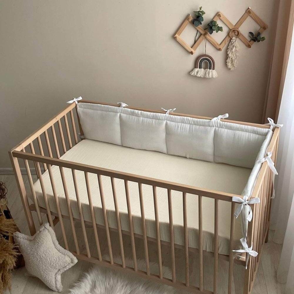 Mušelínový mantinel na 2 strany postieľky BB č. 10 mliečny