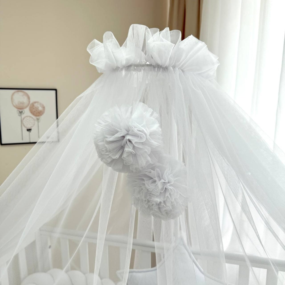 Baldachýn nad postieľku s brmbolcami Soft – biely