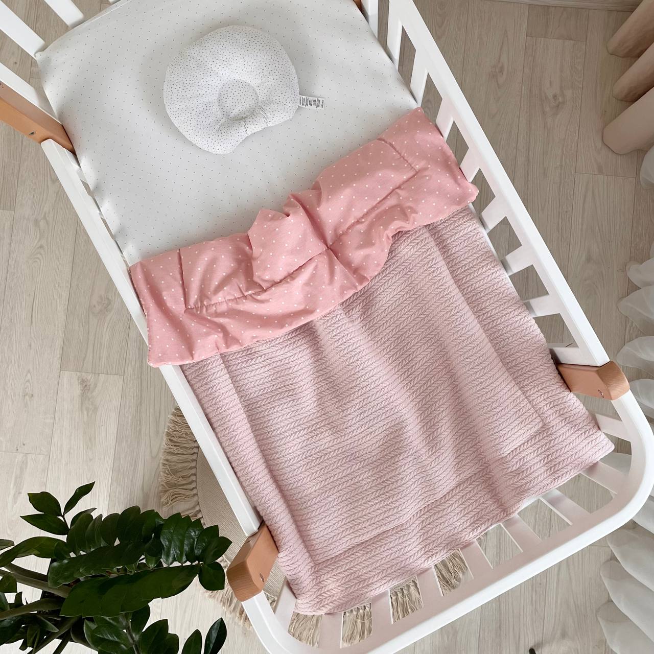 Zateplená popelínová deka pre bábätko bodky na púdrovej