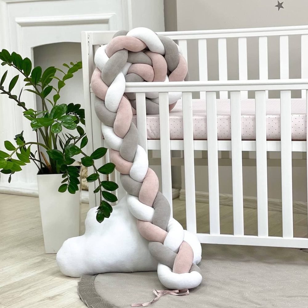 Pletený mantinel do postieľky 220 cm – biela/sivá/púdrová